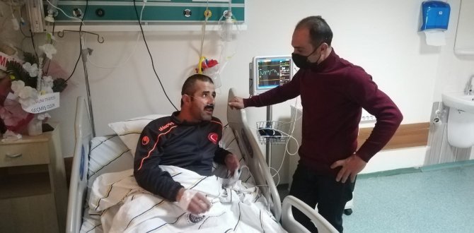 Afganlı Çocukları Yangından Kurtarıp Oksijen Maskesini Verdi, Kalp Krizi Geçirdi