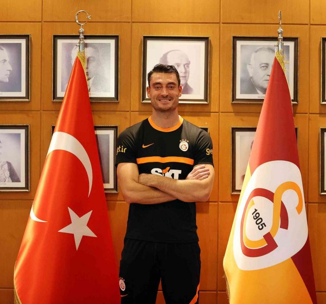 Albert Riera, Domenec Torrent’in Ekibine Katıldı