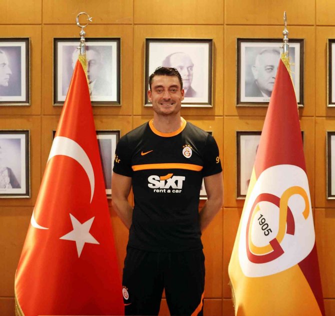 Albert Riera, Domenec Torrent’in Ekibine Katıldı