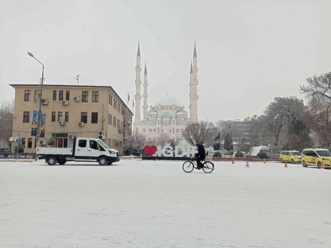Iğdır’da 44 Köy Yolu Ulaşıma Kapandı