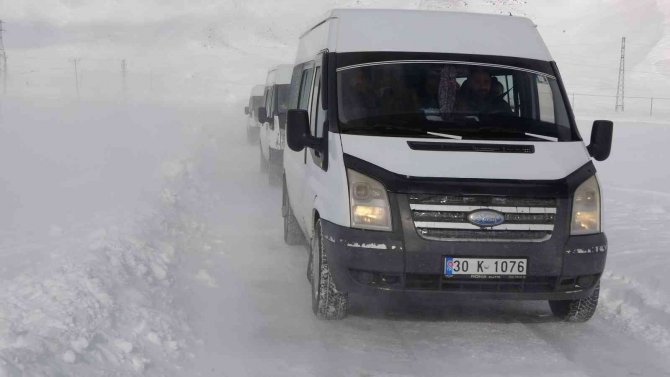 Tipide Mahsur Kalan 40 Öğrenci Kurtarıldı