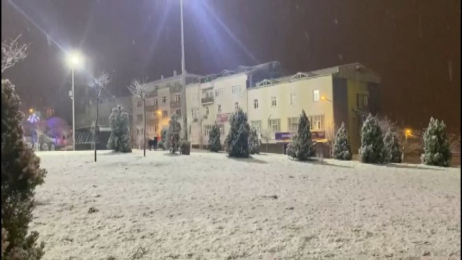 İ̇stanbul’da Kar Etkili Olmaya Başladı