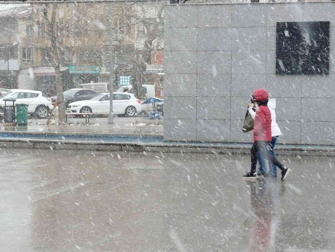 İ̇stanbul’da Kar Yağışı
