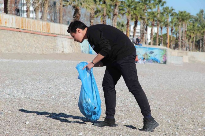 Dünyaca Ünlü Sahile 750 Kilometre Uzaklıktan Öğrenci Eli