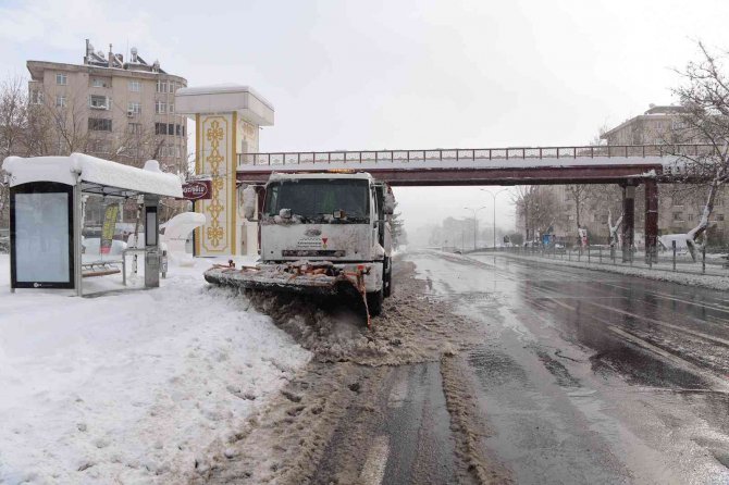 Kahramanmaraş’ta Son 20 Yılın En Yüksek Kar Yağışı