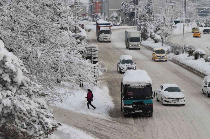 Karabük’te Kar Yağışı Sonrası Kartpostallık Görüntüler Oluştu