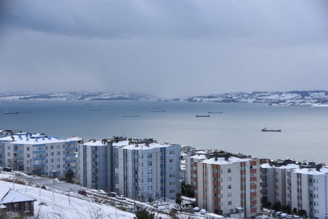 Fırtına Nedeniyle Gemiler Sinop Limanına Sığındı