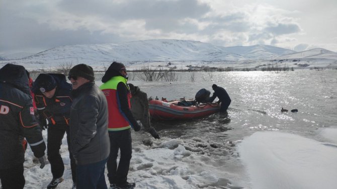 Ördek Avlarken Barajda Mahsur Kaldılar