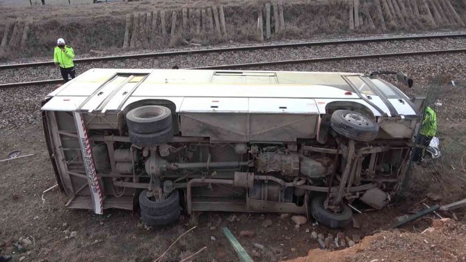 Kırıkkale’de İşçi Servisi Devrildi: 15 Yaralı