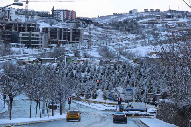 Kocaeli’de Kar Yağışı Etkili Oluyor