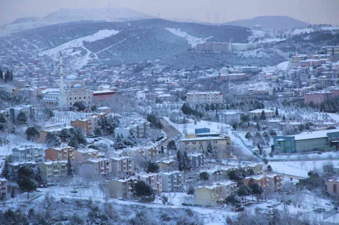 Kocaeli’de Kar Yağışı Etkili Oluyor