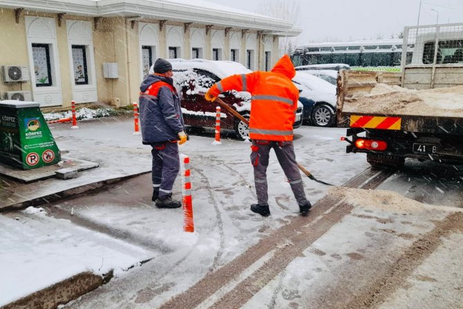 Körfez’de Kar Mesaisi