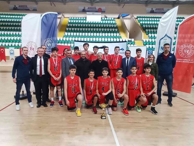 Macide Gazioğlu Kükürtlü Ortaokulu Basketbolda İl Şampiyonu Oldu