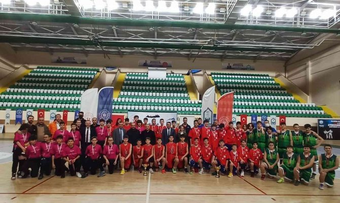 Macide Gazioğlu Kükürtlü Ortaokulu Basketbolda İl Şampiyonu Oldu