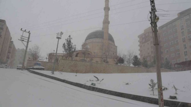 Mardin Beyaza Büründü