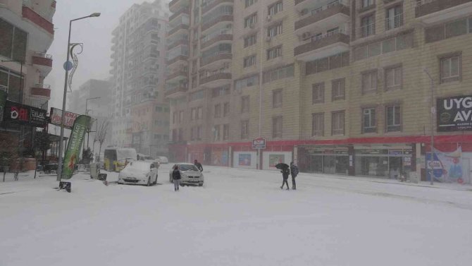 Mardin Beyaza Büründü