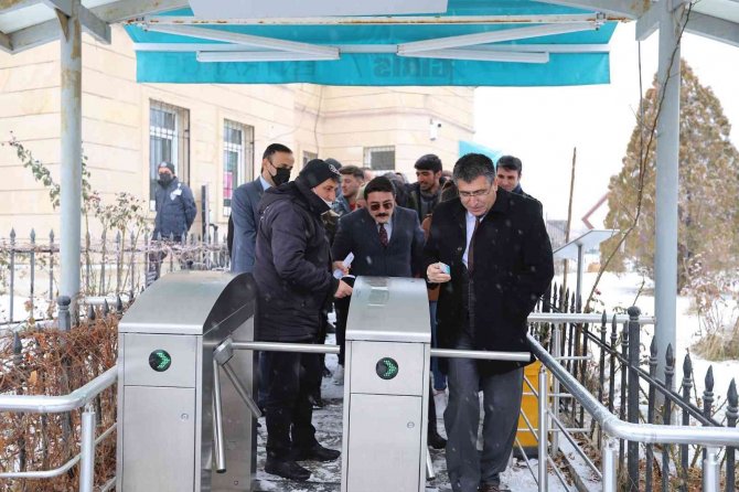 Rektör Aktekin, Öğrencilerle Buluştu