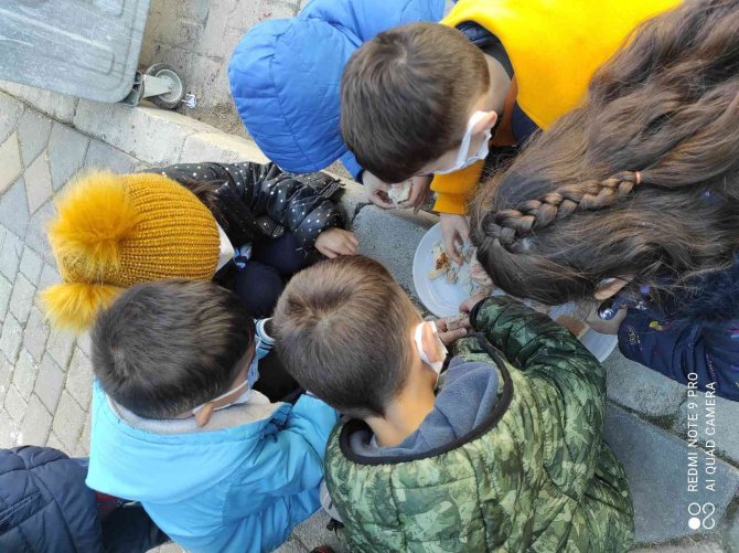 Üreten Bir Nesil Yetiştirmek İçin Dünya Öğretmenleri El Ele Verdi