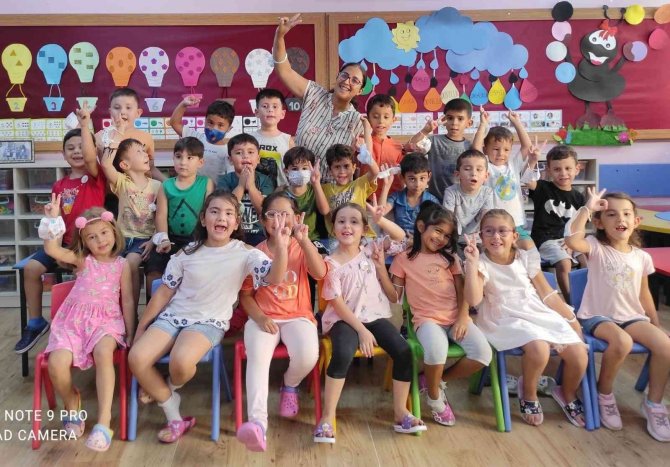 Üreten Bir Nesil Yetiştirmek İçin Dünya Öğretmenleri El Ele Verdi