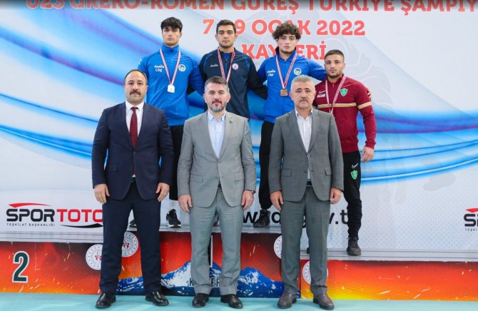 Sakarya’nın Güreş Takımı Minderin Tozunu Attı