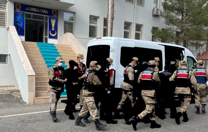 Siirt’te Terör Operasyonu: 5 Gözaltı
