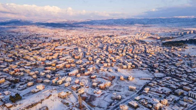 Sındırgı’da Beyaz Örtü Havadan Görüntülendi