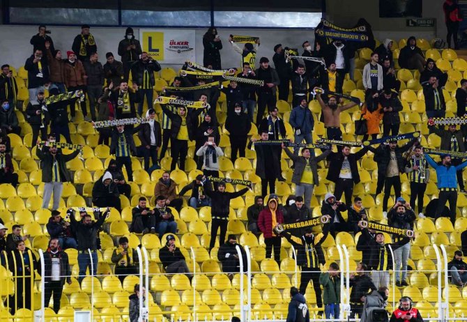 Spor Toto Süper Lig: Fenerbahçe: 0 - Altay: 1 (Maç Devam Ediyor)