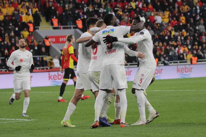 Spor Toto Süper Lig: Göztepe: 2 - Sivasspor: 1 (Maç Sonucu)