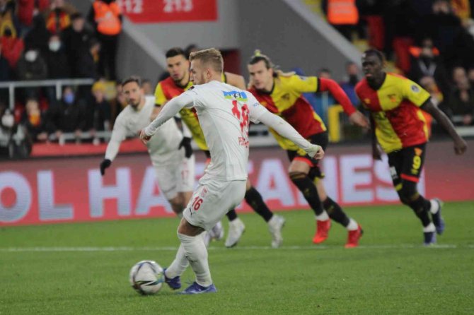 Spor Toto Süper Lig: Göztepe: 2 - Sivasspor: 1 (Maç Sonucu)