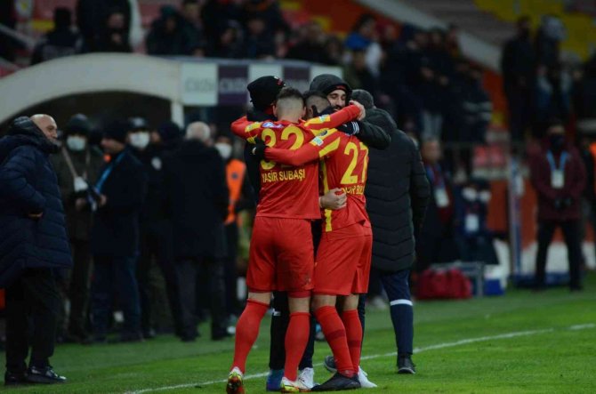 Spor Toto Süper Lig: Kayserispor: 1 - Medipol Başakşehir: 0 (Maç Sonucu)