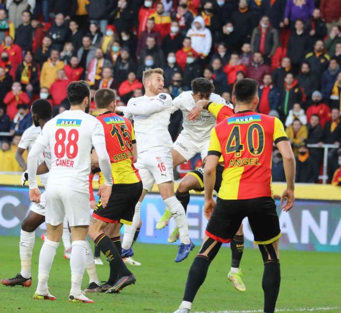 Sivasspor, 6. Mağlubiyetini Göztepe Deplasmanında Aldı