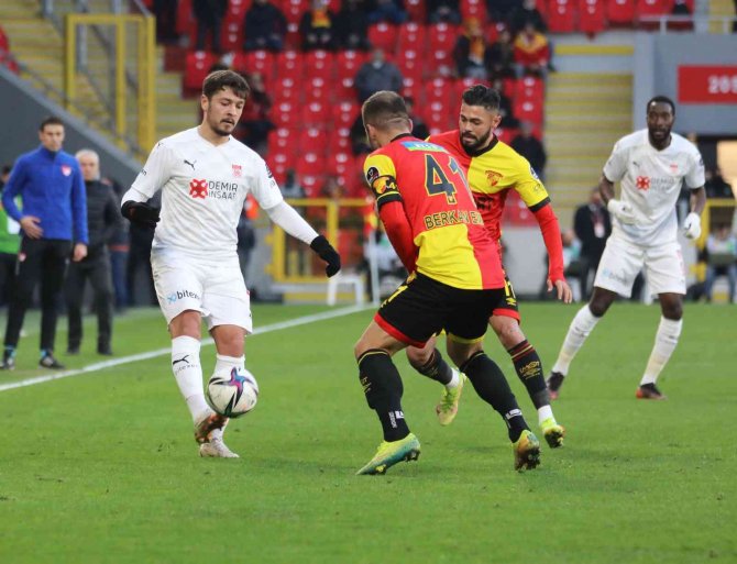 Sivasspor, 6. Mağlubiyetini Göztepe Deplasmanında Aldı