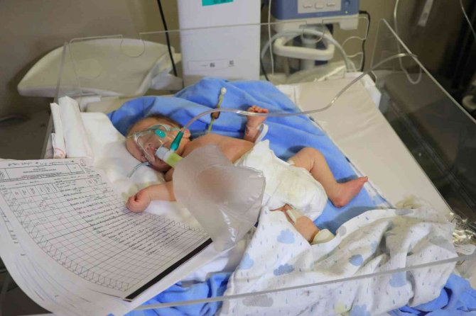 Ambulans Helikopterle Adana’ya Getirilen Minik Ahmet’in Durumu İyi