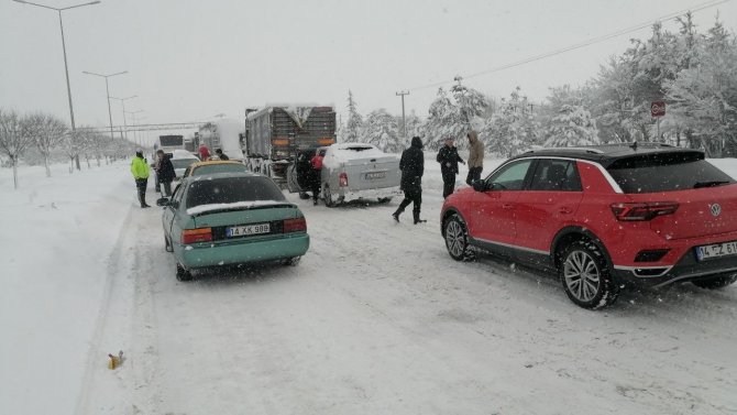 Tem Otoyolu Bolu-ankara Geçişi Ulaşıma Kapandı