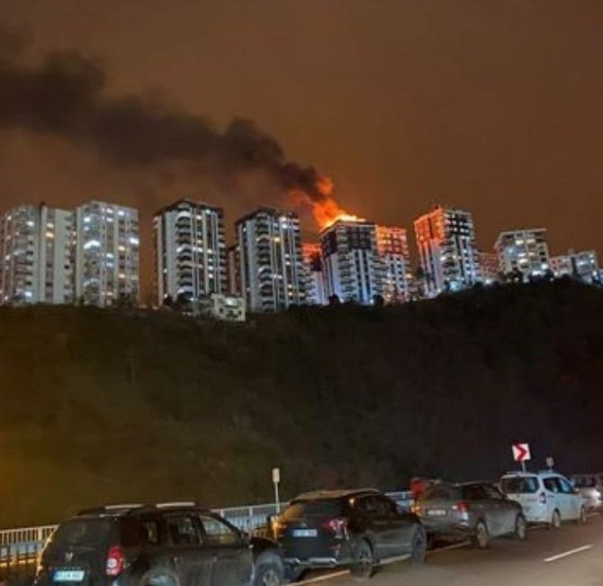 Trabzon’da Korkutan Çatı Yangını
