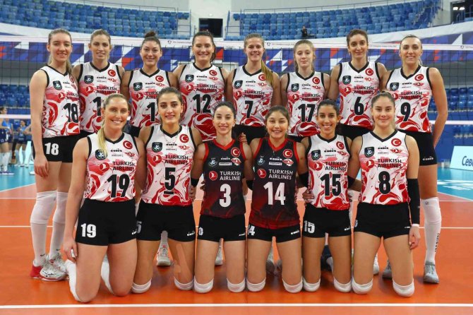 Şampiyonlar Ligi: Dinamo Moskova: 3 - Türk Hava Yolları: 2