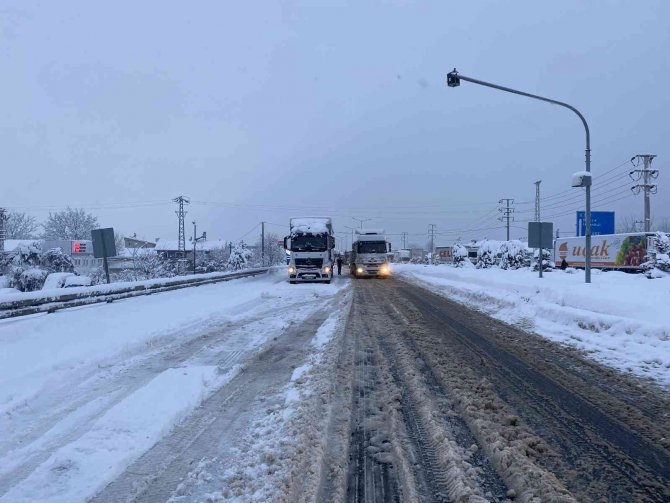 Tem Ve D-100 Karayolu Araç Geçişine Açıldı