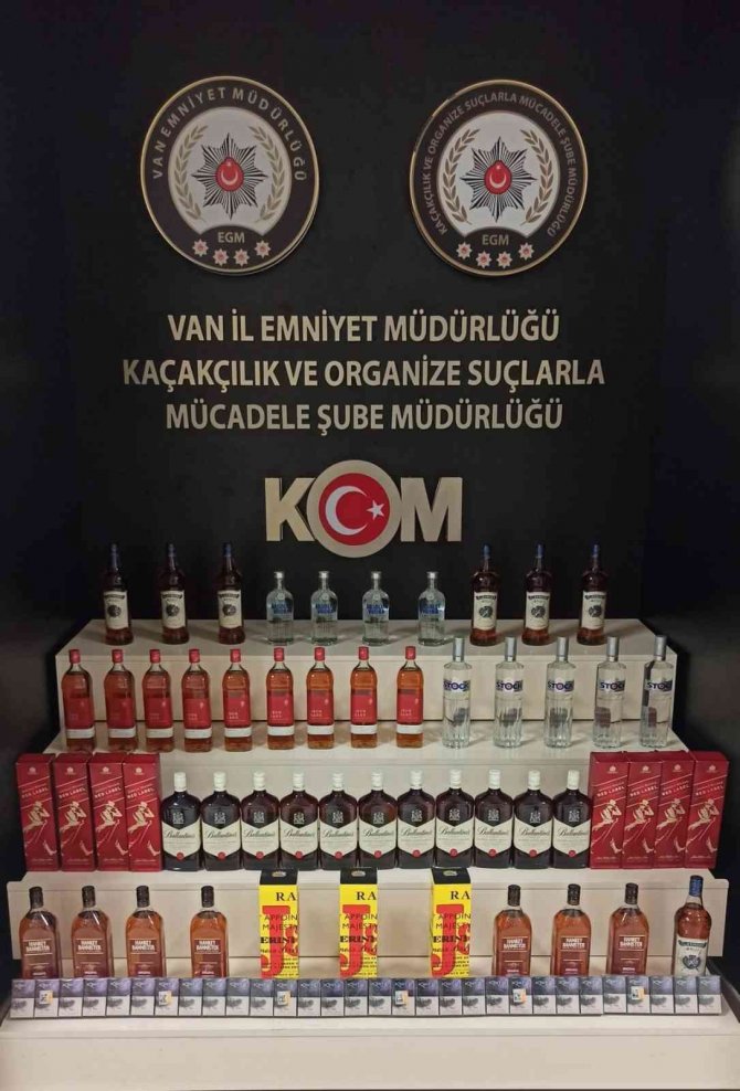 Van’da Kaçak İçki, Puro Ve Cinsel İçerikli Ürün Ele Geçirildi