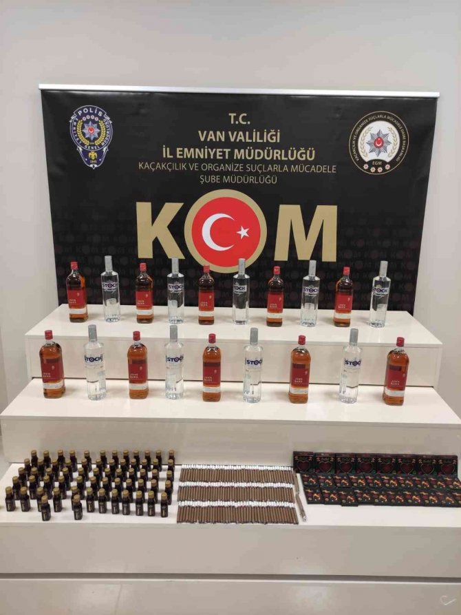 Van’da Kaçak İçki, Puro Ve Cinsel İçerikli Ürün Ele Geçirildi