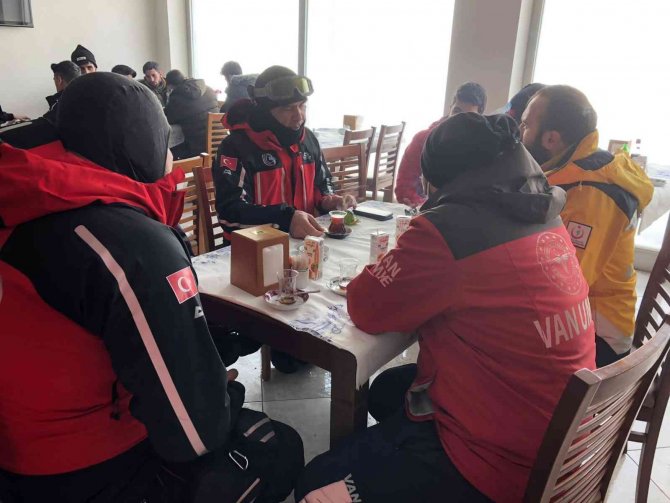 Tipide Mahsur Kalan 23 Öğrenci Kurtarıldı
