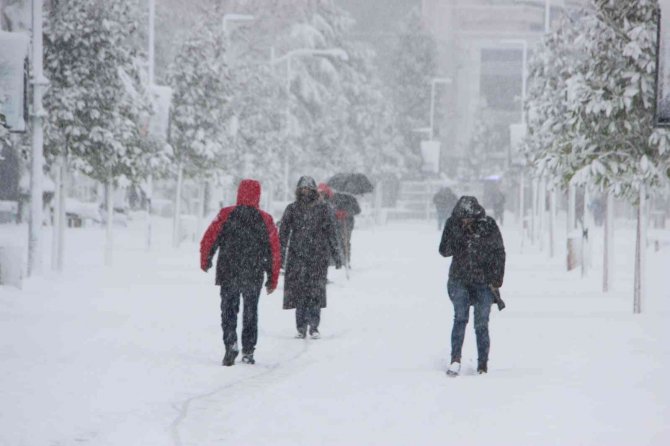 Kar Yağışı Düzce’de De Etkili Oldu