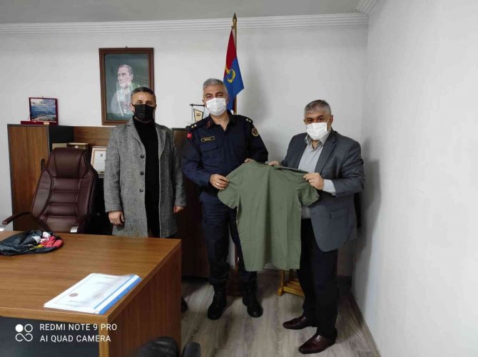 Şehit Madenci Aileleri Ürettikleri Ürünleri Protokole Hediye Etti