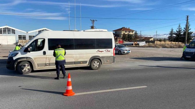 Emirdağ’da Jandarmadan İşçi Servislerine Denetim