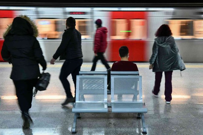 Ankara Metrosu’nda Klasik Müzikle Yolculuk Başladı