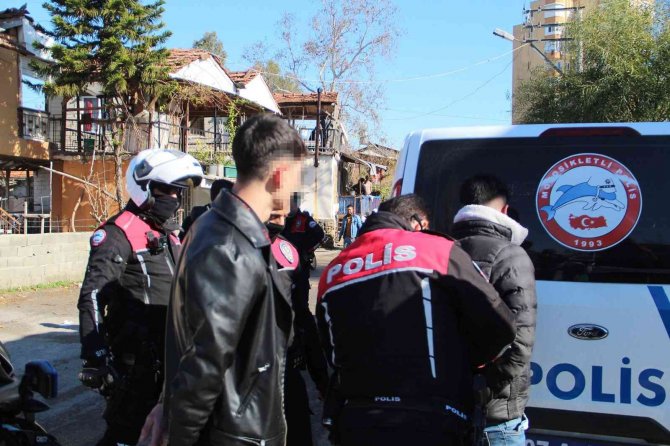 ’Dur’ İhtarına Uymadılar, Kovalamaca Sonucu Yakalandılar
