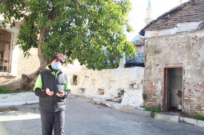 Kullanılmayan Tarihi Hamamdaki Yangın Korkuttu