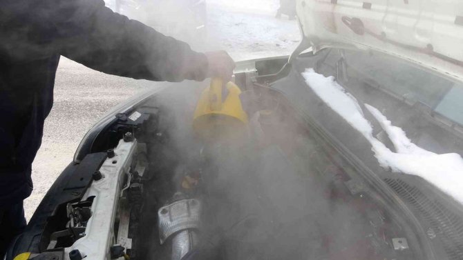 Ardahan Eksi 16 Derece: Araçlar Soğuktan Çalışmadı