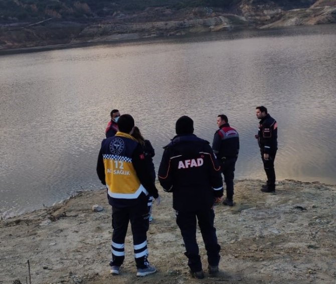 Baraj Yüzeyindeki Ceset İhbarı Ekipleri Harekete Geçirdi