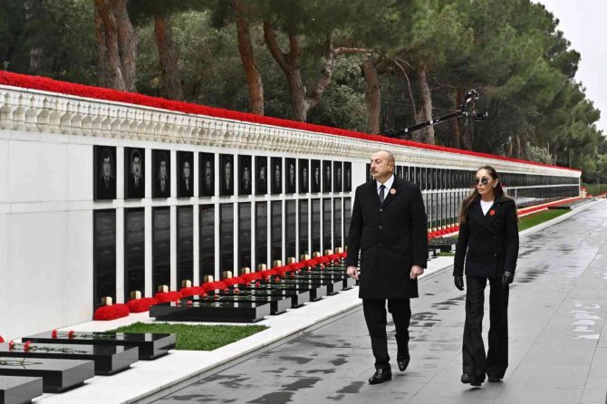 Azerbaycan’da 20 Ocak Katliamının Kurbanları Anıldı
