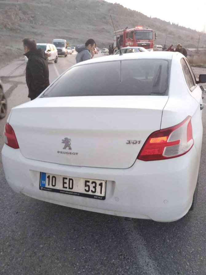 Balıkesir’de Trafik Kazası: 4 Yaralı